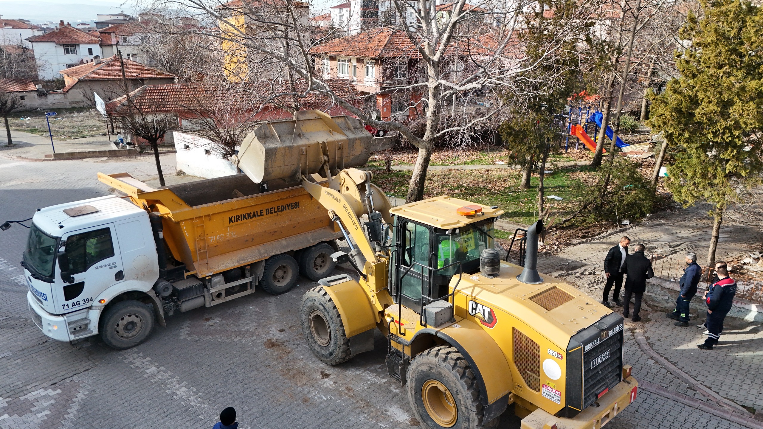 KALETEPE’NİN ATIL DURUMDAKİ PARKI YENİLENİYOR